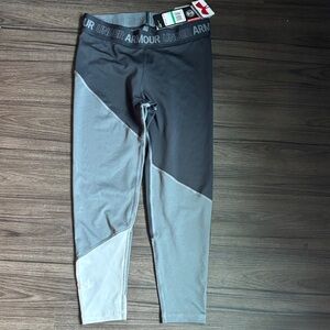 Under Armour Gray and Black ankle crop Leggings